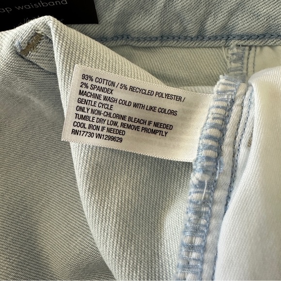 AVA & VIV Light Washed High-Rise Relaxed Fit Bermuda Shorts - Picture 6 of 9